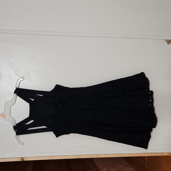 Homecoming/cocktail dress - Picture 2 of 3